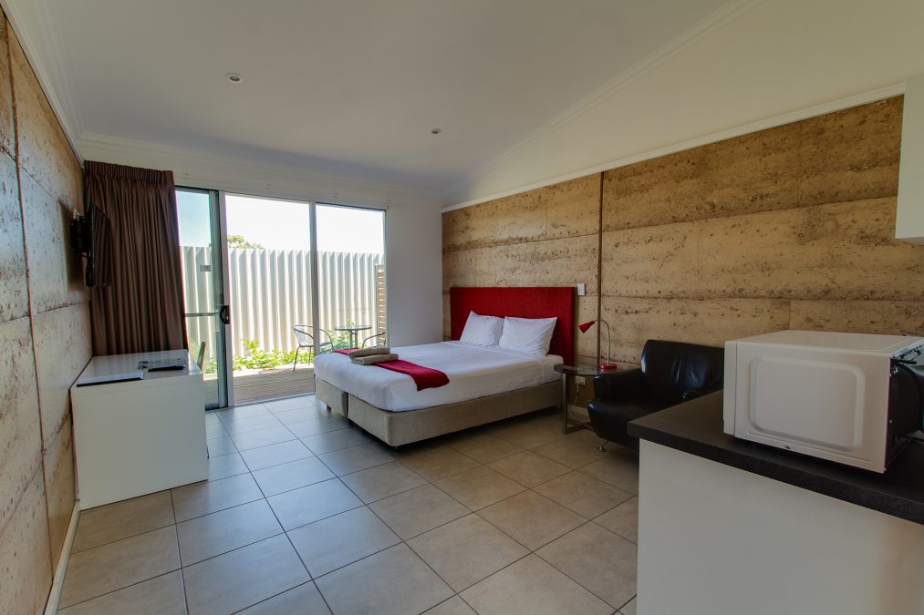 Accessible motel room at Crossroads Ecomotel Port Augusta